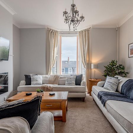Rosemill - Large Pet Friendly Home With Off Road Parking 휫비 외부 사진