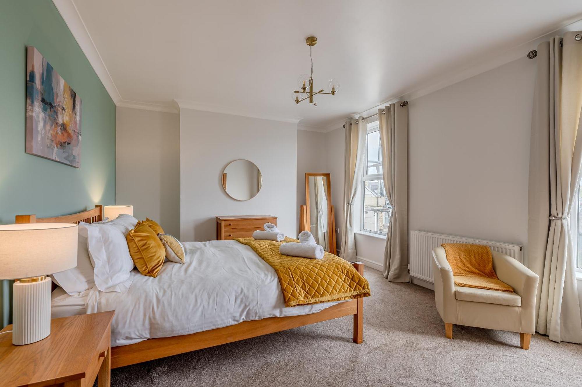 Rosemill - Large Pet Friendly Home With Off Road Parking 휫비 외부 사진