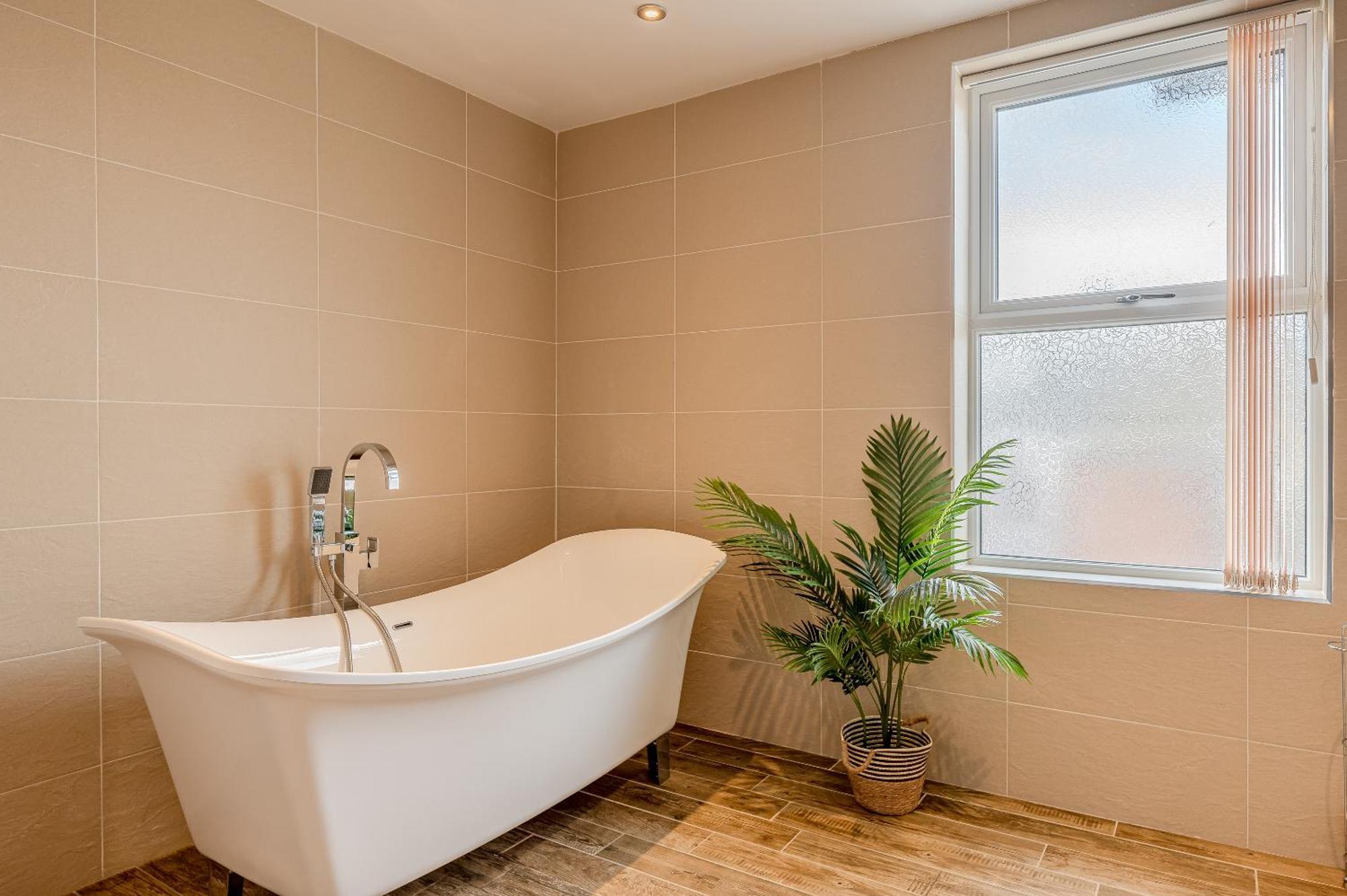 Rosemill - Large Pet Friendly Home With Off Road Parking 휫비 외부 사진