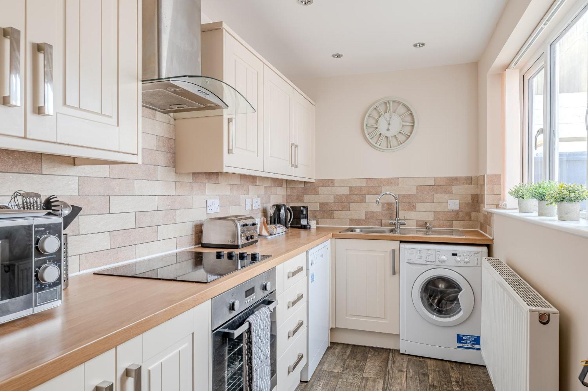 Rosemill - Large Pet Friendly Home With Off Road Parking 휫비 외부 사진