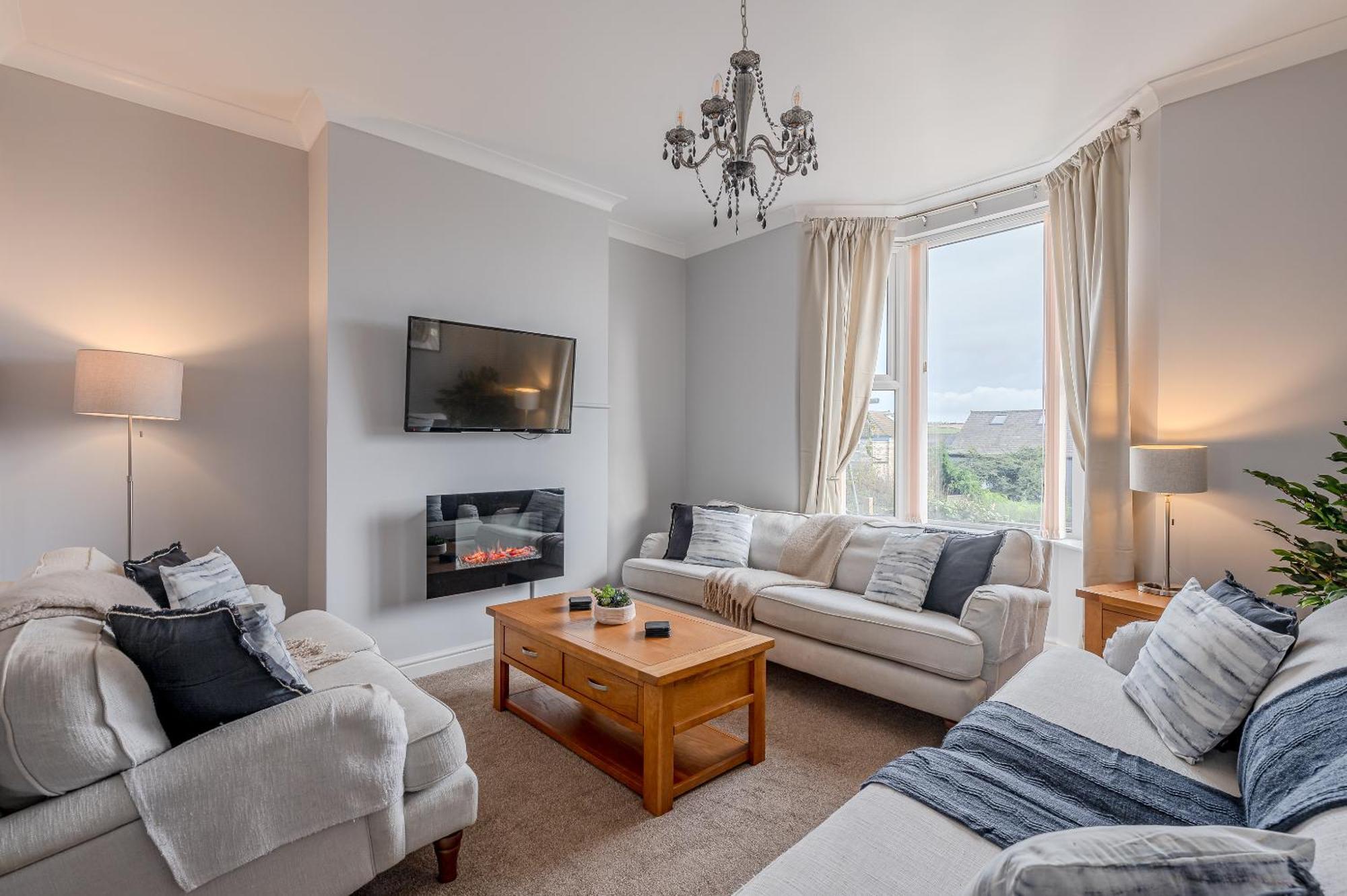 Rosemill - Large Pet Friendly Home With Off Road Parking 휫비 외부 사진